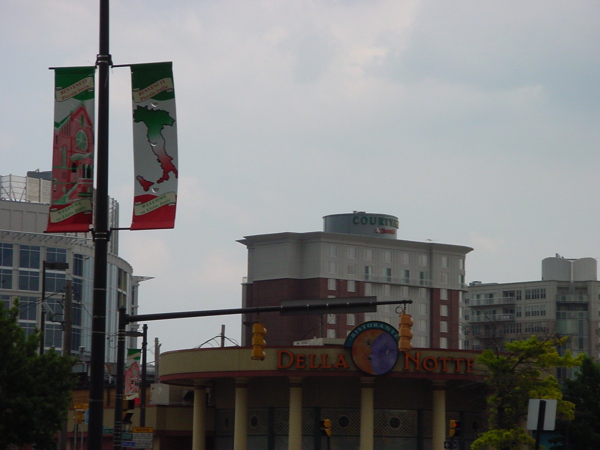Italian colours on the lampposts